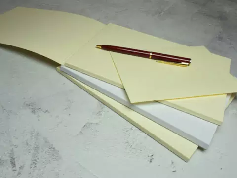 "Design and buy your personalised Veronadici A5 Wove Notepads from Personalsied Stationery. Suppliers of luxurious personalised social stationery since 2003."